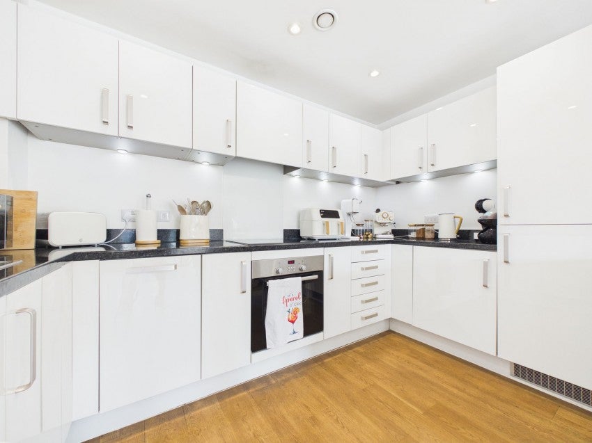 Flat Biggs Lane in Arborfield Green