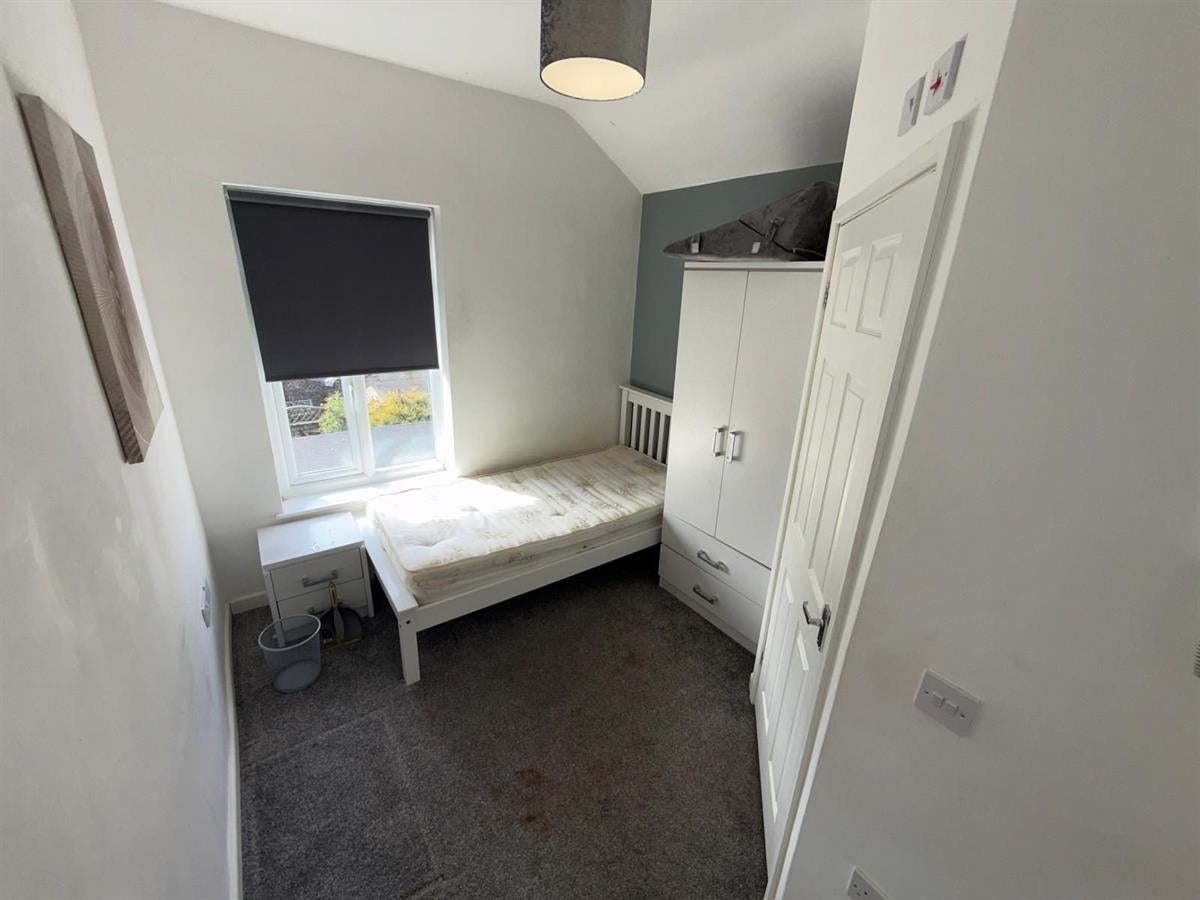 Room Endsleigh Street in Hull