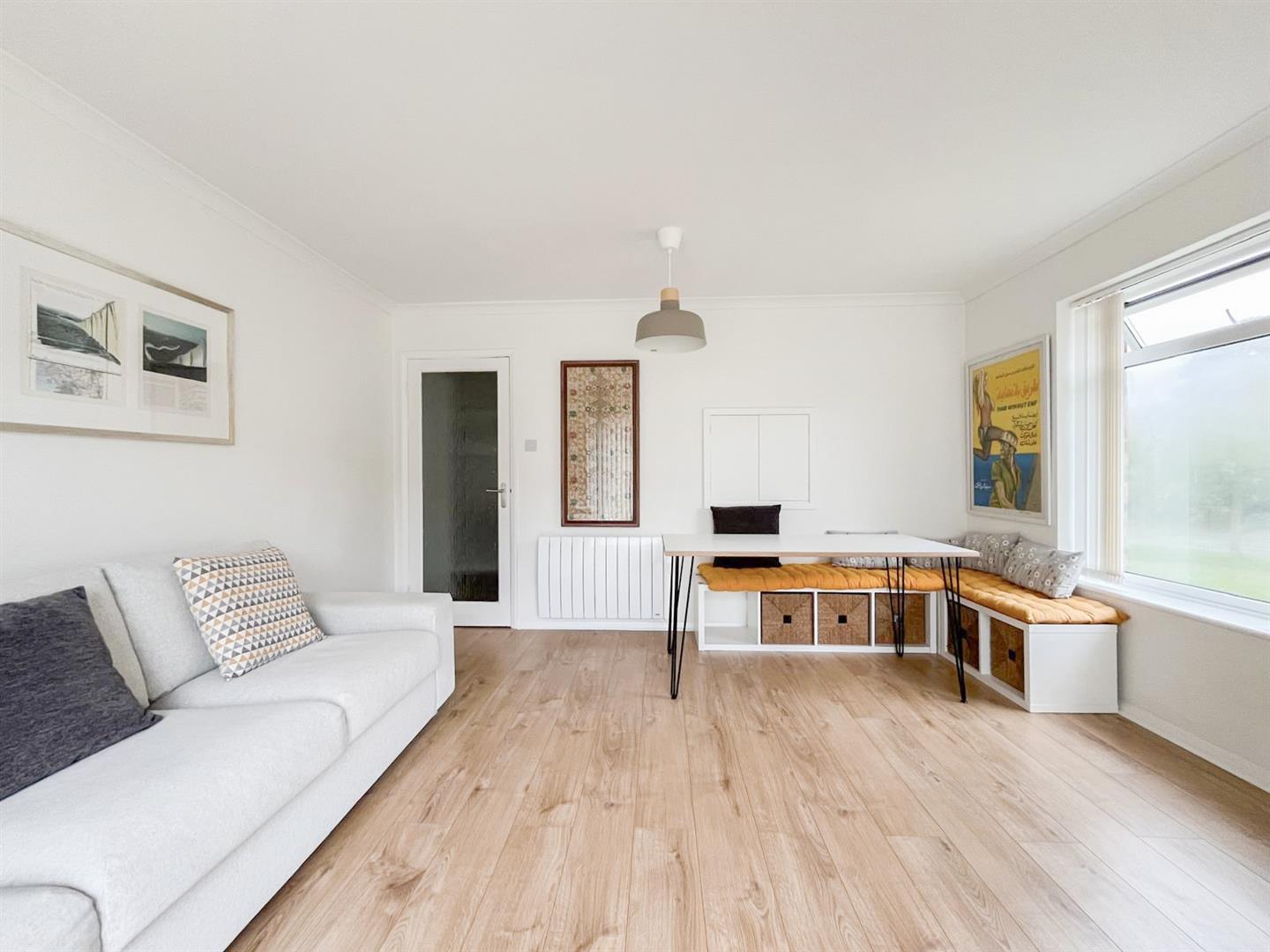 Flat Wellis Gardens in St Leonards