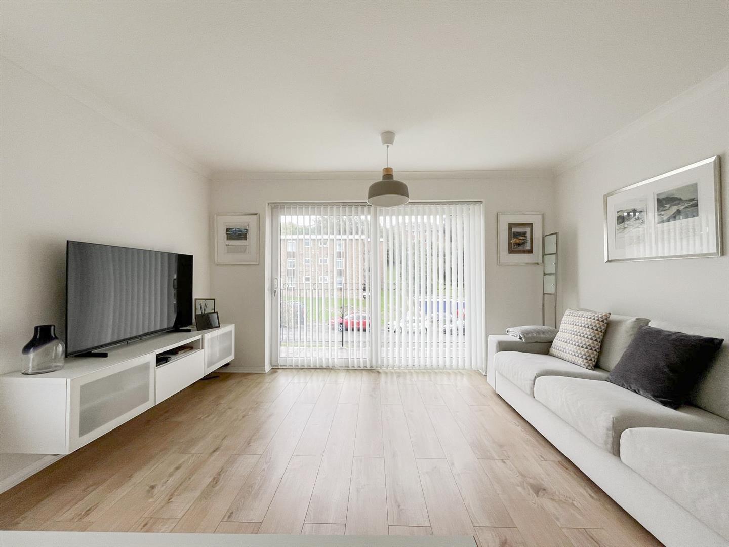 Flat Wellis Gardens in St Leonards