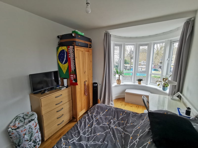 Room Gresham Road in Greater London