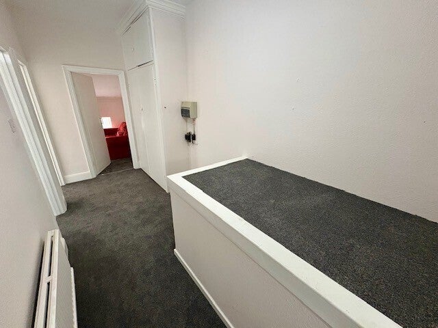 Flat Ninian Road in Cardiff