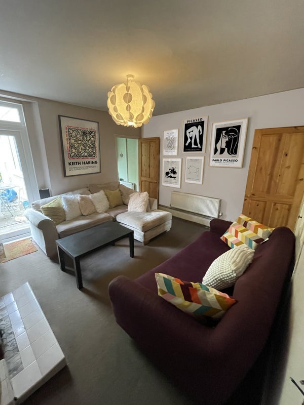 Room Downend Road in Bristol