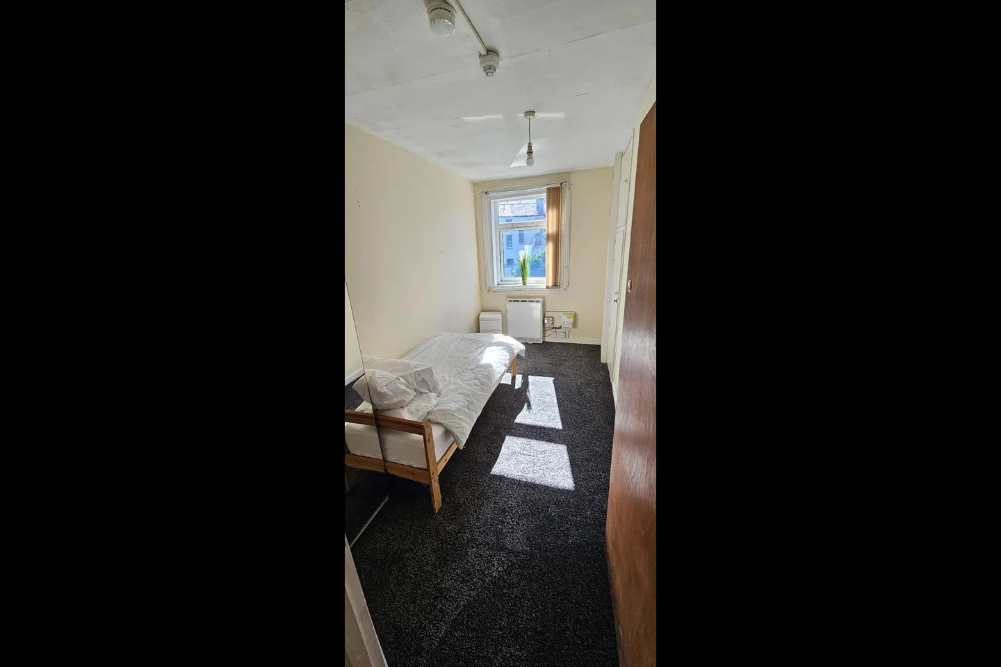 Room Tettenhall Road in Wolverhampton