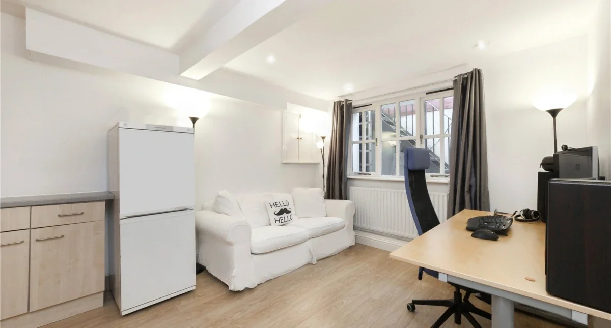 Flat Tottenham Street in Greater London