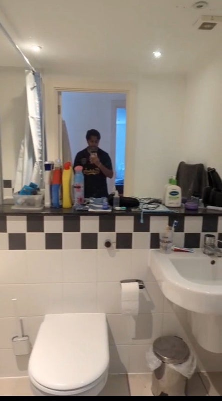 Room Leyden Street in Greater London