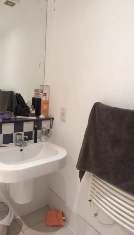 Room Leyden Street in Greater London