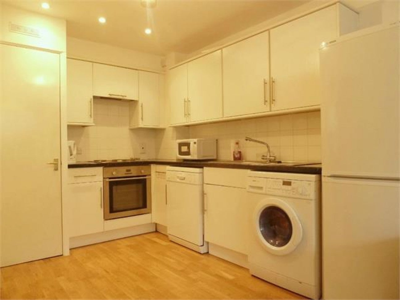 Flat Poynders Road in Greater London