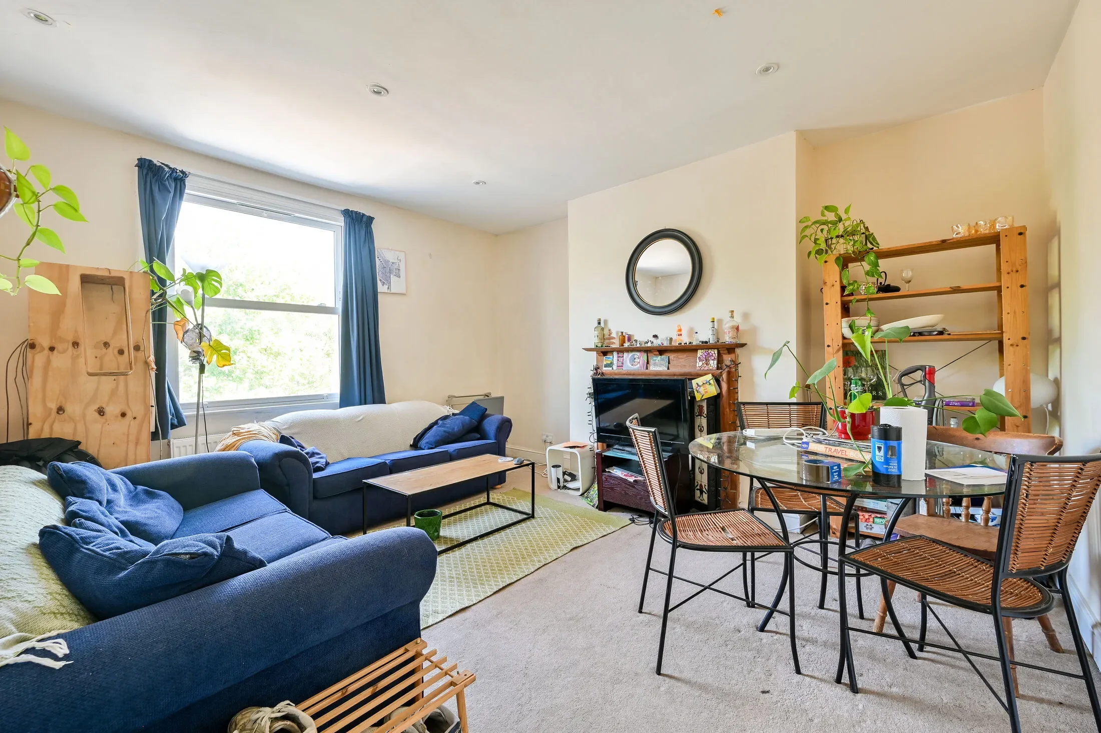 Flat Solway Road in Greater London
