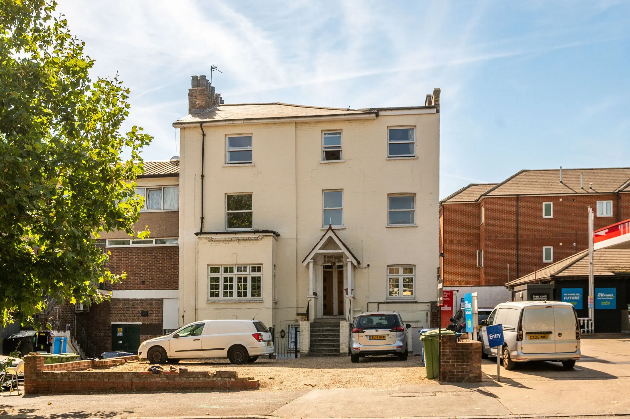 Flat Solway Road in Greater London