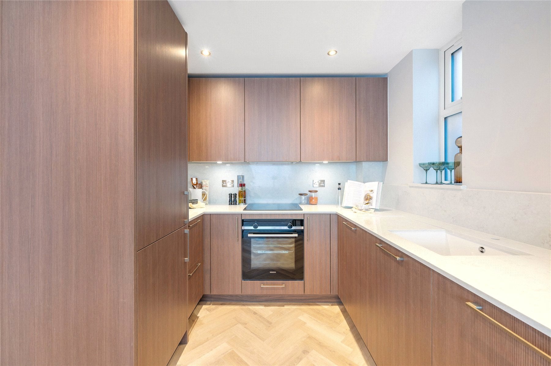 Flat Thornton Road in Greater London