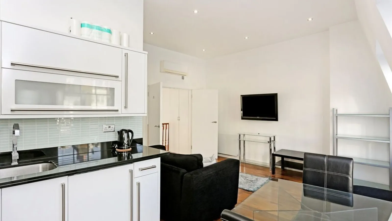 Flat St. James's Place in City of Westminster