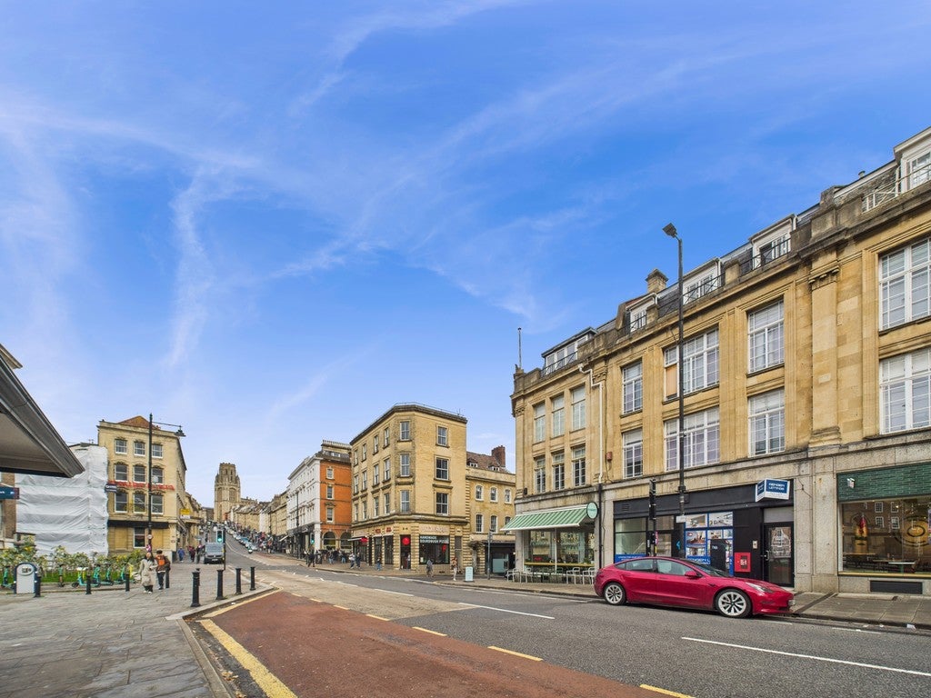Flat College Green in Bristol