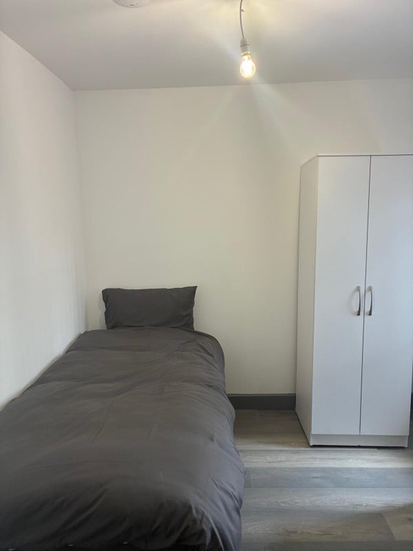 Room Rubery Farm Grove in Birmingham