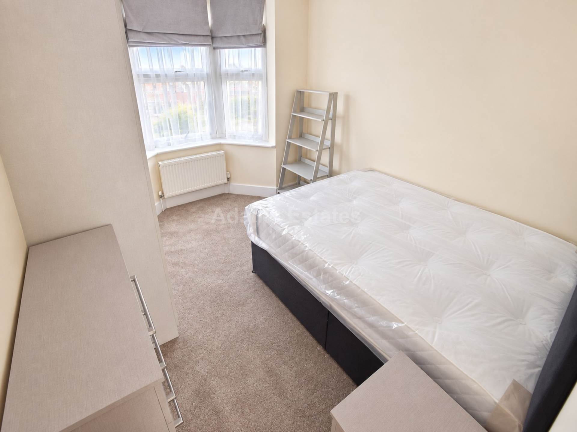Flat Gosbrook Road in Reading