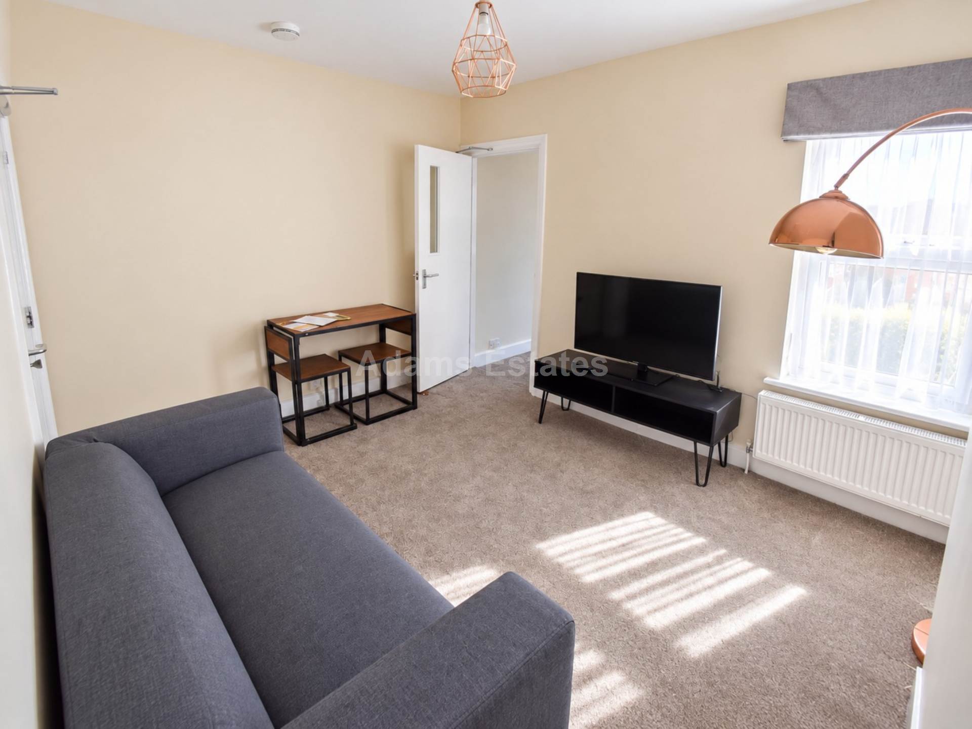 Flat Gosbrook Road in Reading