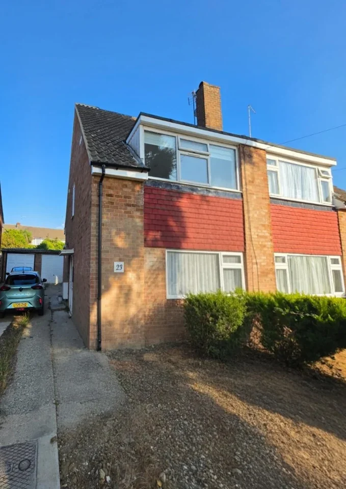Flat Albemarle Avenue in Hertsmere
