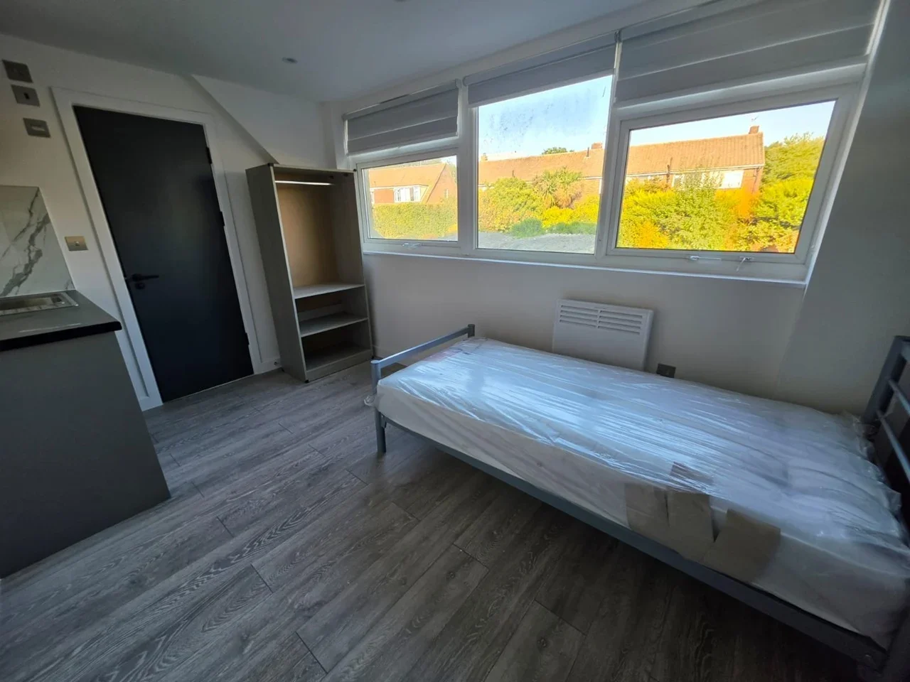 Flat Albemarle Avenue in Hertsmere