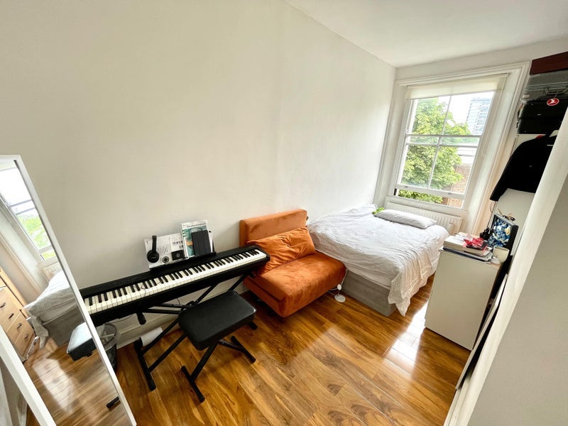 Room Blomfield Villas in City of Westminster