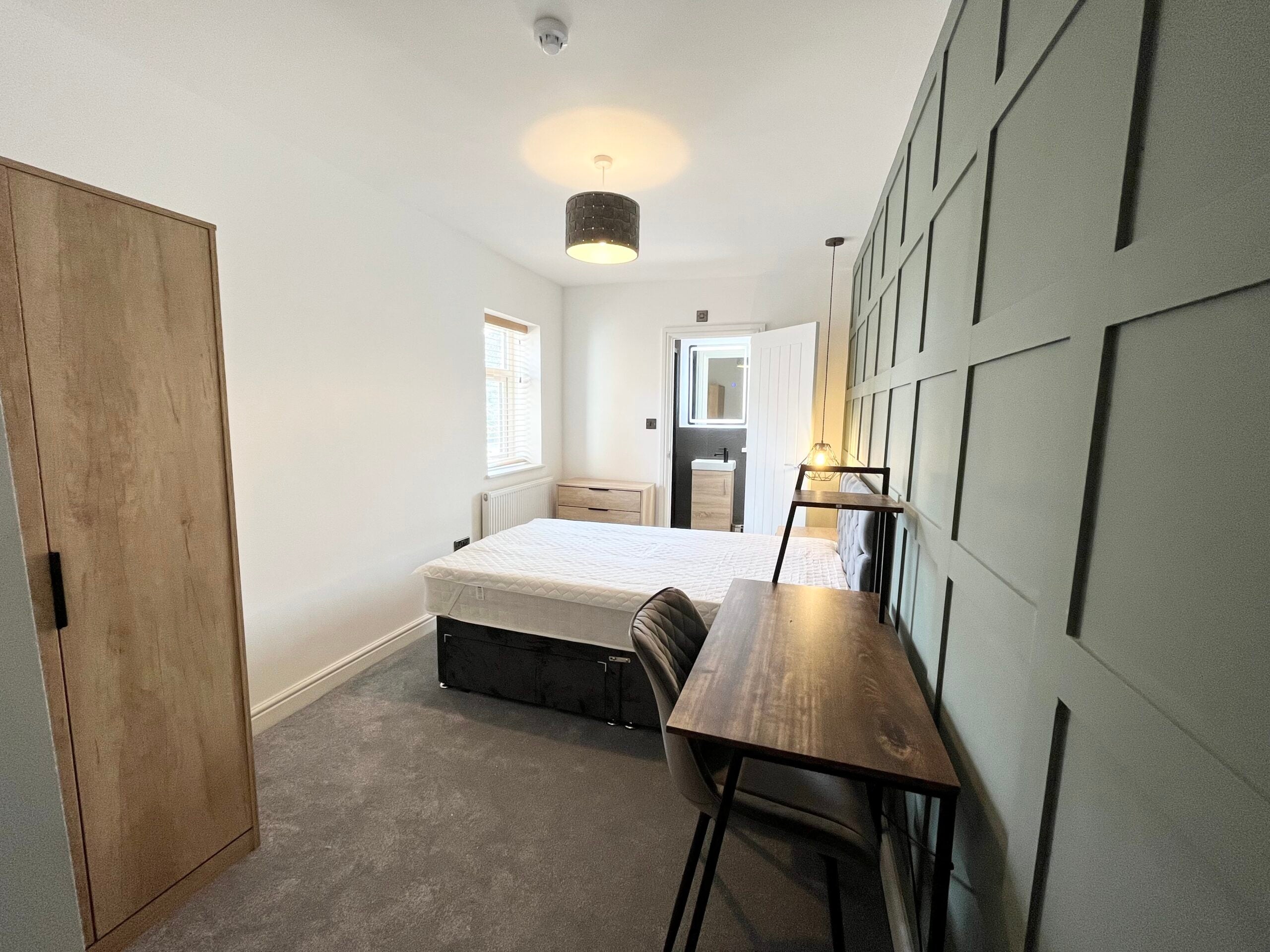 Room St Margarets Road in Peterborough