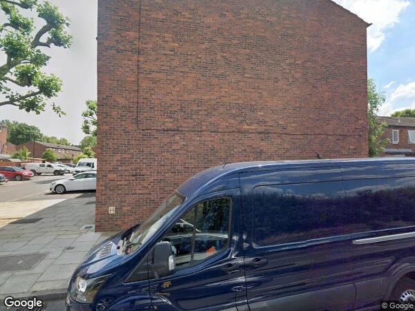Flat Arnold Road in Greater London