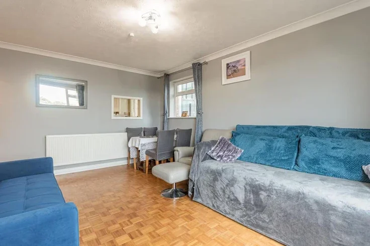 Flat Rampart Terrace in Southend-on-Sea