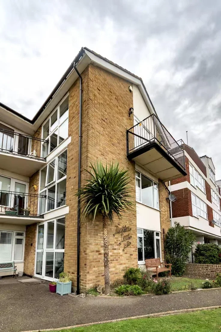 Flat Rampart Terrace in Southend-on-Sea
