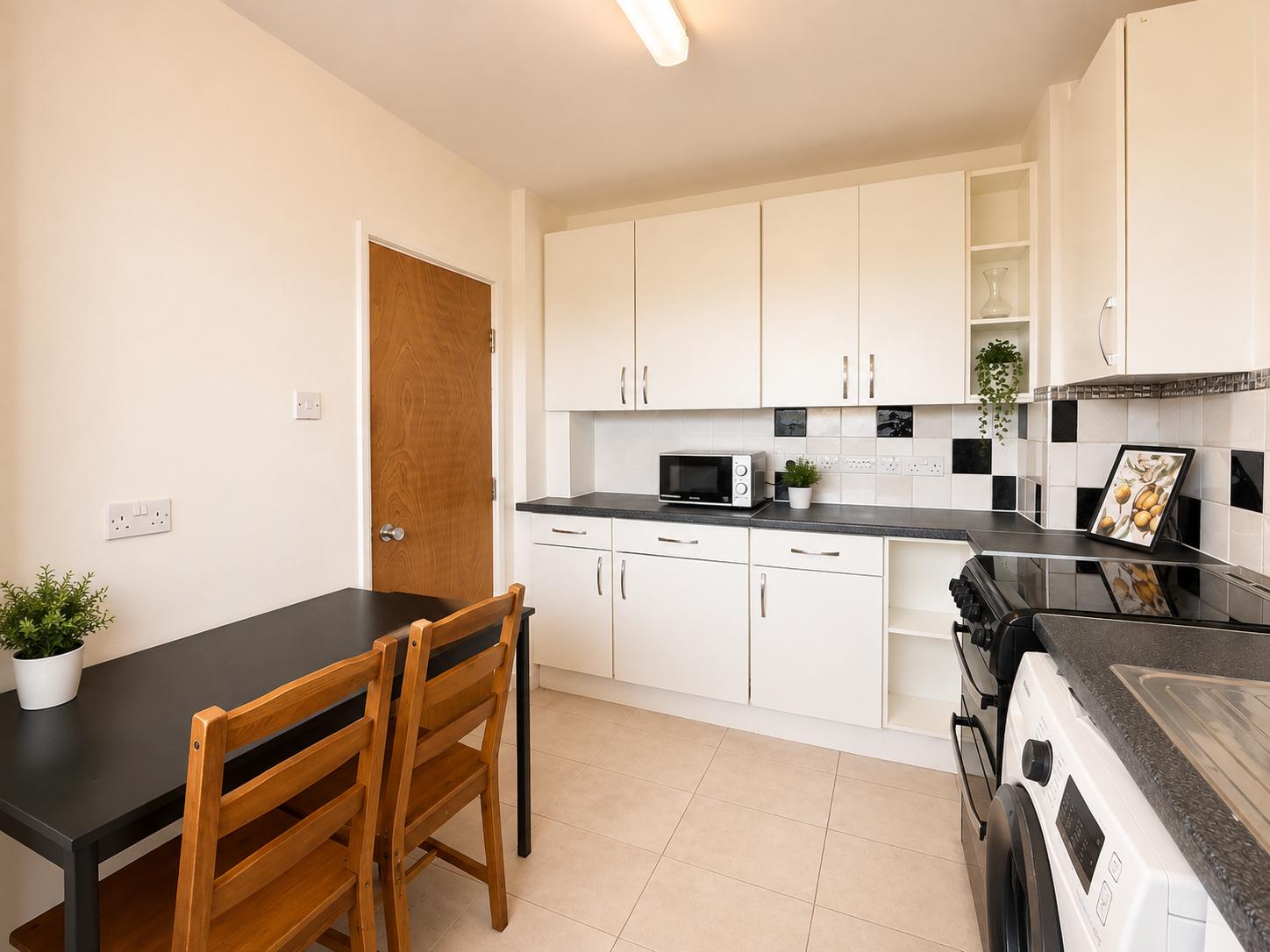Flat Harpley Square in Greater London
