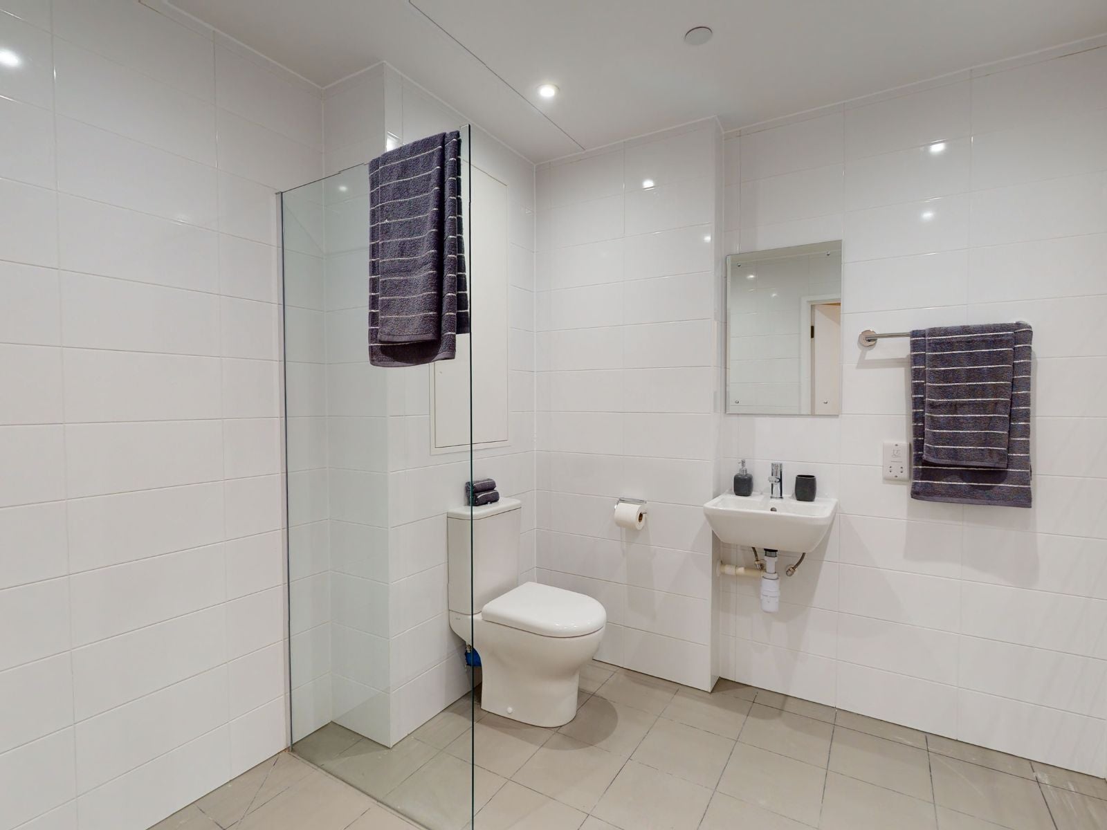 Room Rolls Road in Greater London