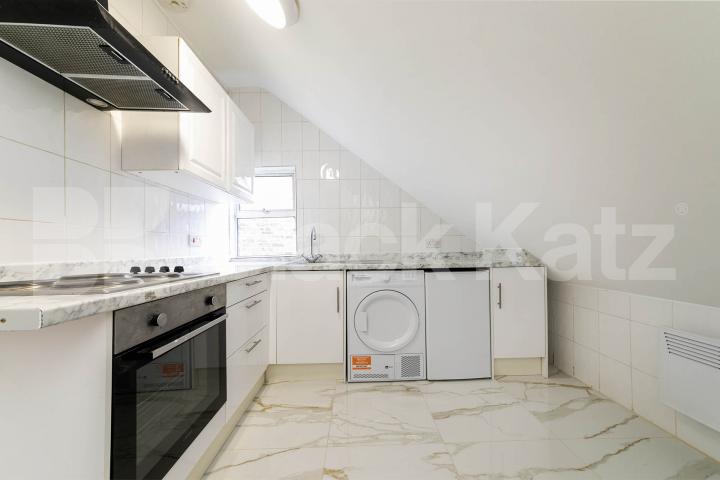 Flat Iverson Road in Greater London