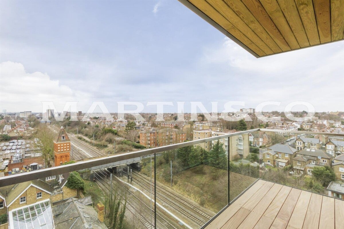 Flat Longfield Avenue in Greater London