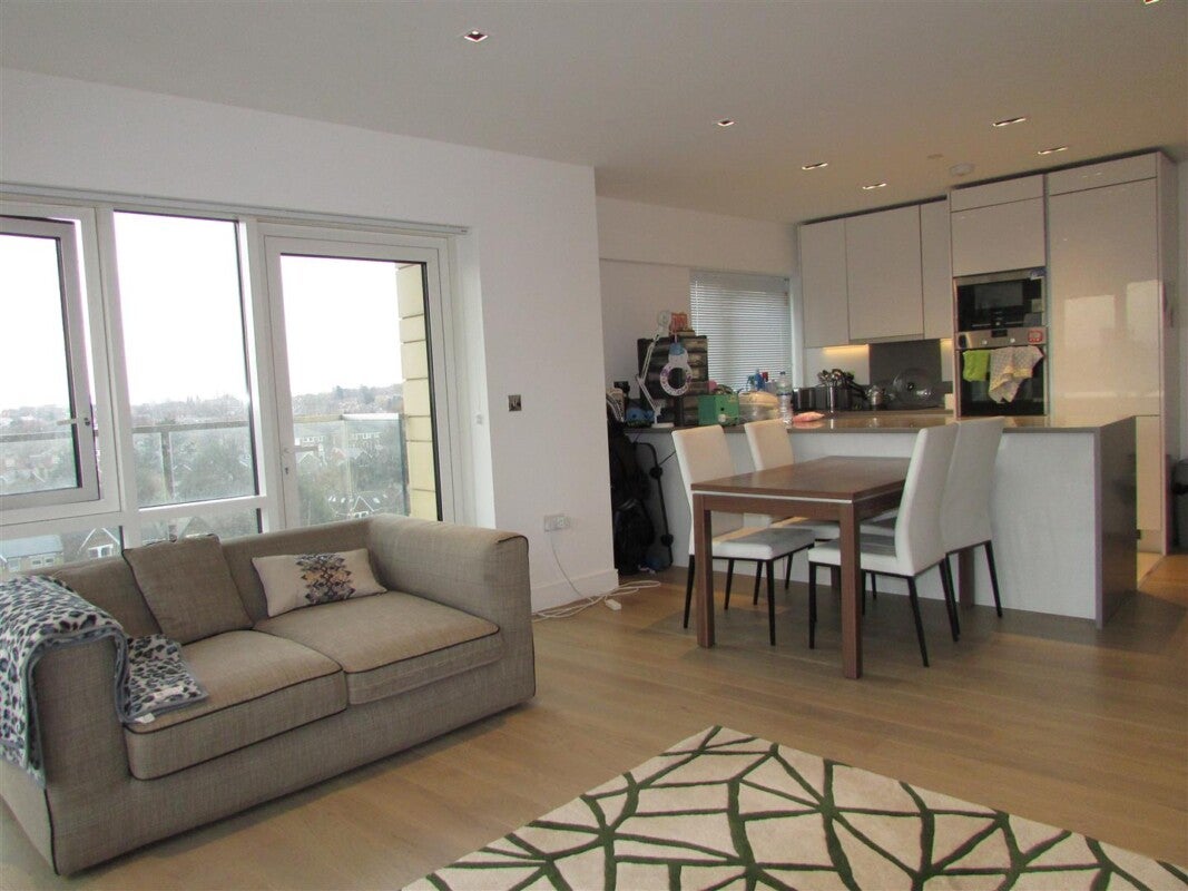 Flat Longfield Avenue in Greater London