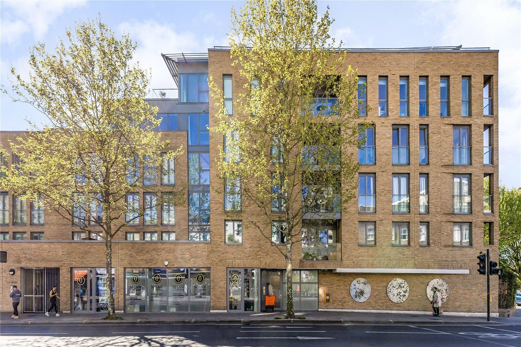 Flat Goldhawk Road in Greater London