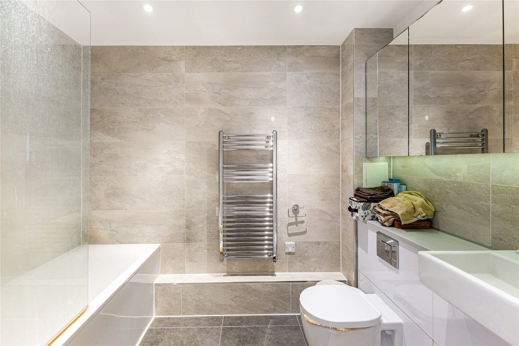 Flat Goldhawk Road in Greater London