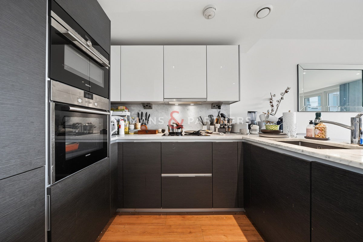 Flat Beadon Road in Greater London