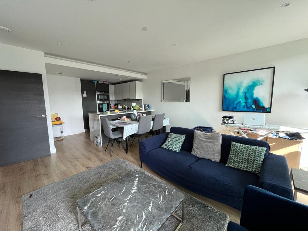 Flat Beadon Road in Greater London