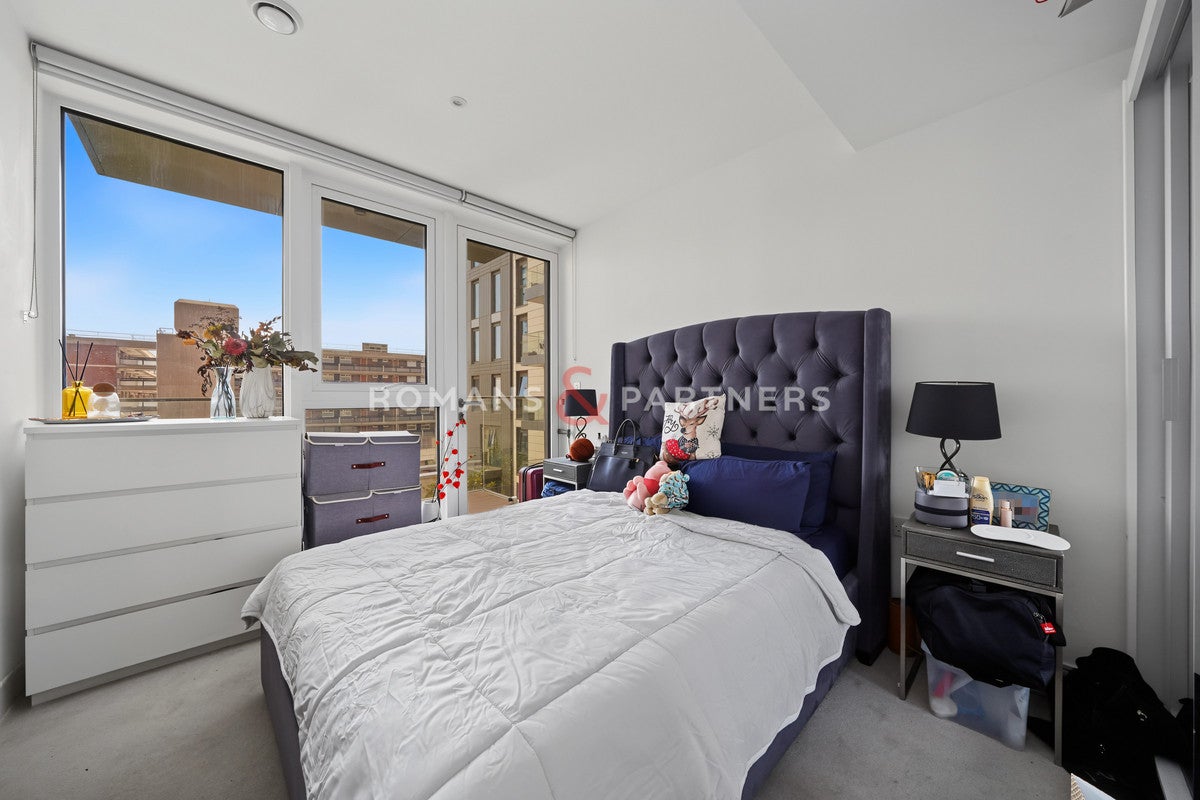 Flat Beadon Road in Greater London
