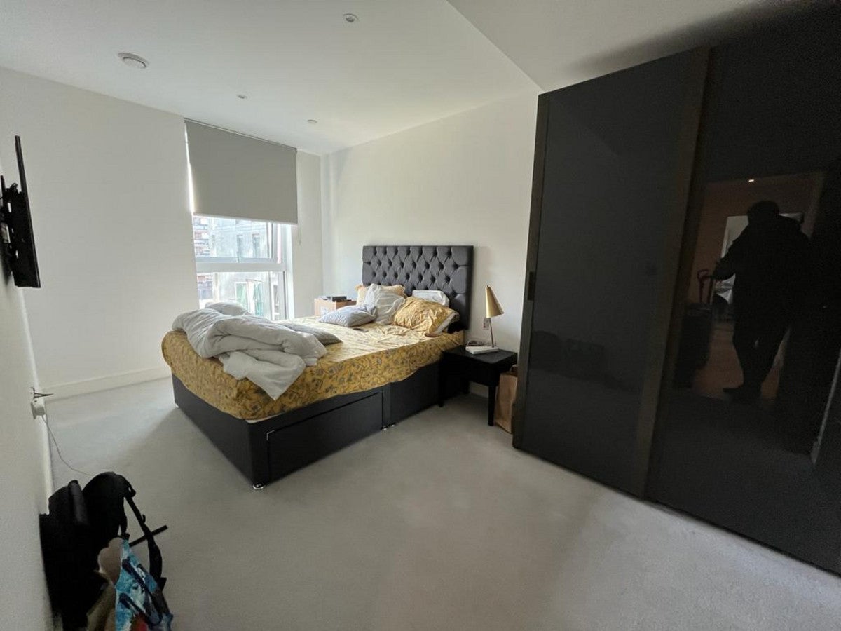 Flat Beadon Road in Greater London