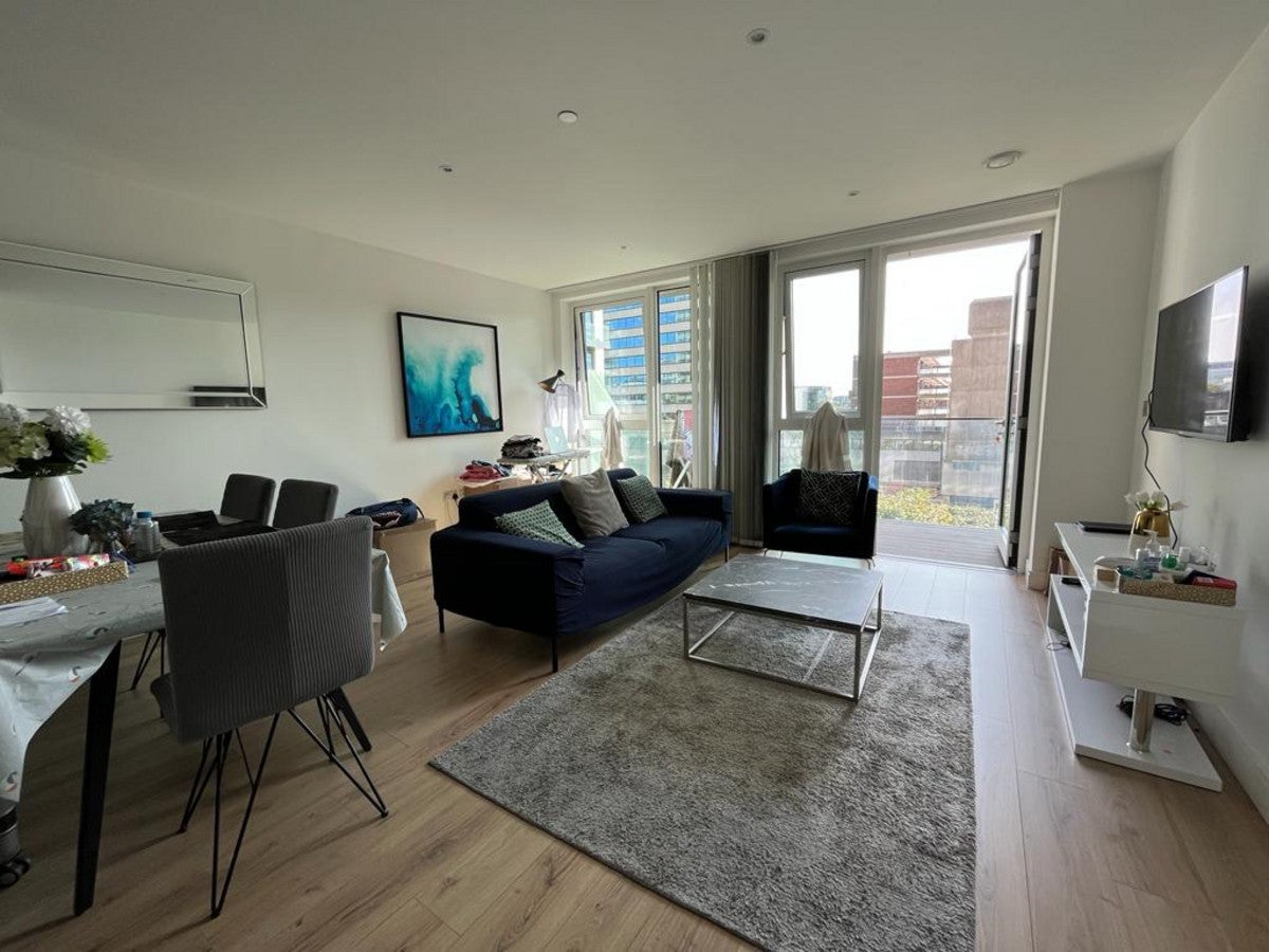 Flat Beadon Road in Greater London