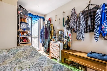 Flat Drayton Road in Greater London