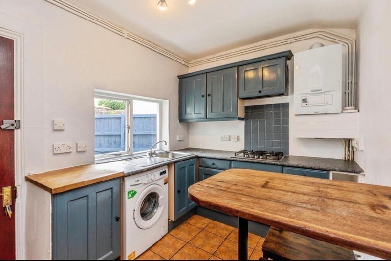 Room Lower Redland Road in Bristol
