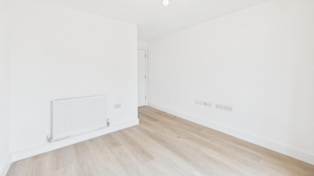 Flat Farnborough Road in Rushmoor