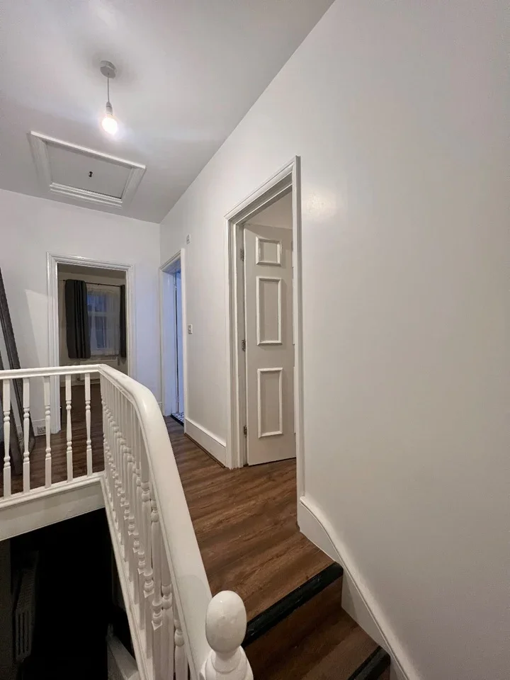 Room Mandeville Road in Greater London