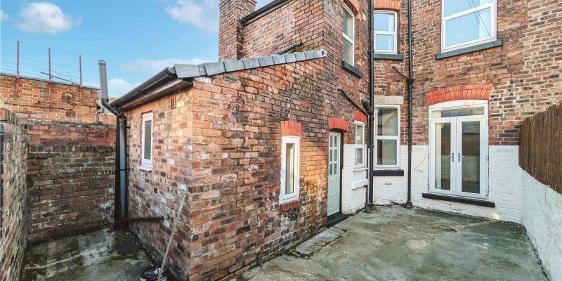 Flat Calton Avenue in Liverpool