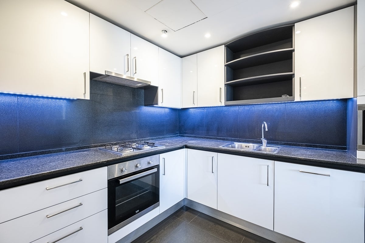 Flat Westferry Circus in Greater London