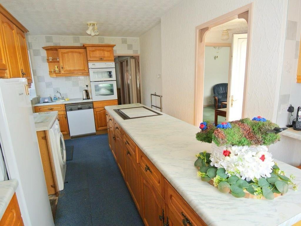 House Oak Way in Greater London