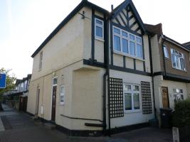 Flat Elm Road in Greater London