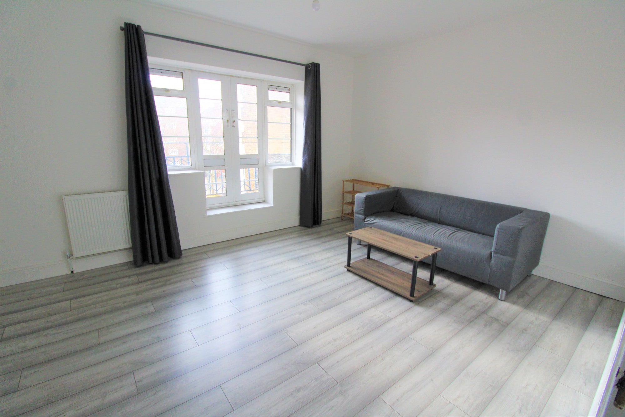 Flat West India Dock Road in Greater London
