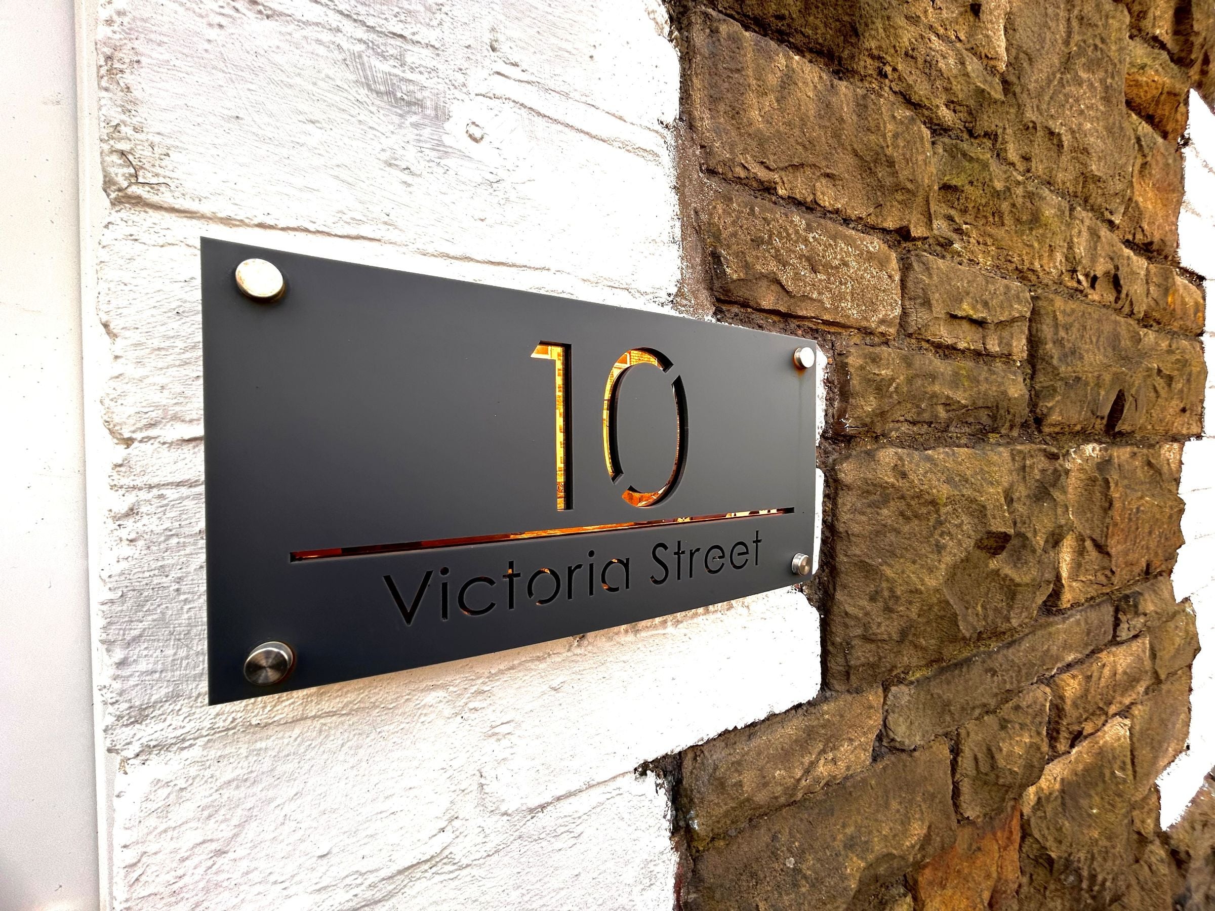 House Victoria Street in Caerau
