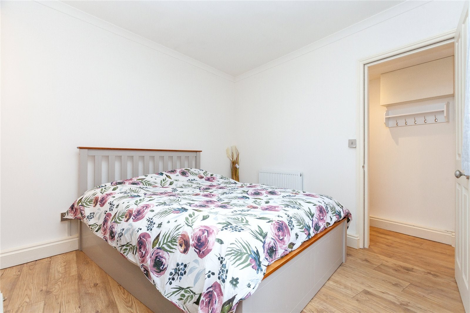 Flat Keystone Crescent in Greater London
